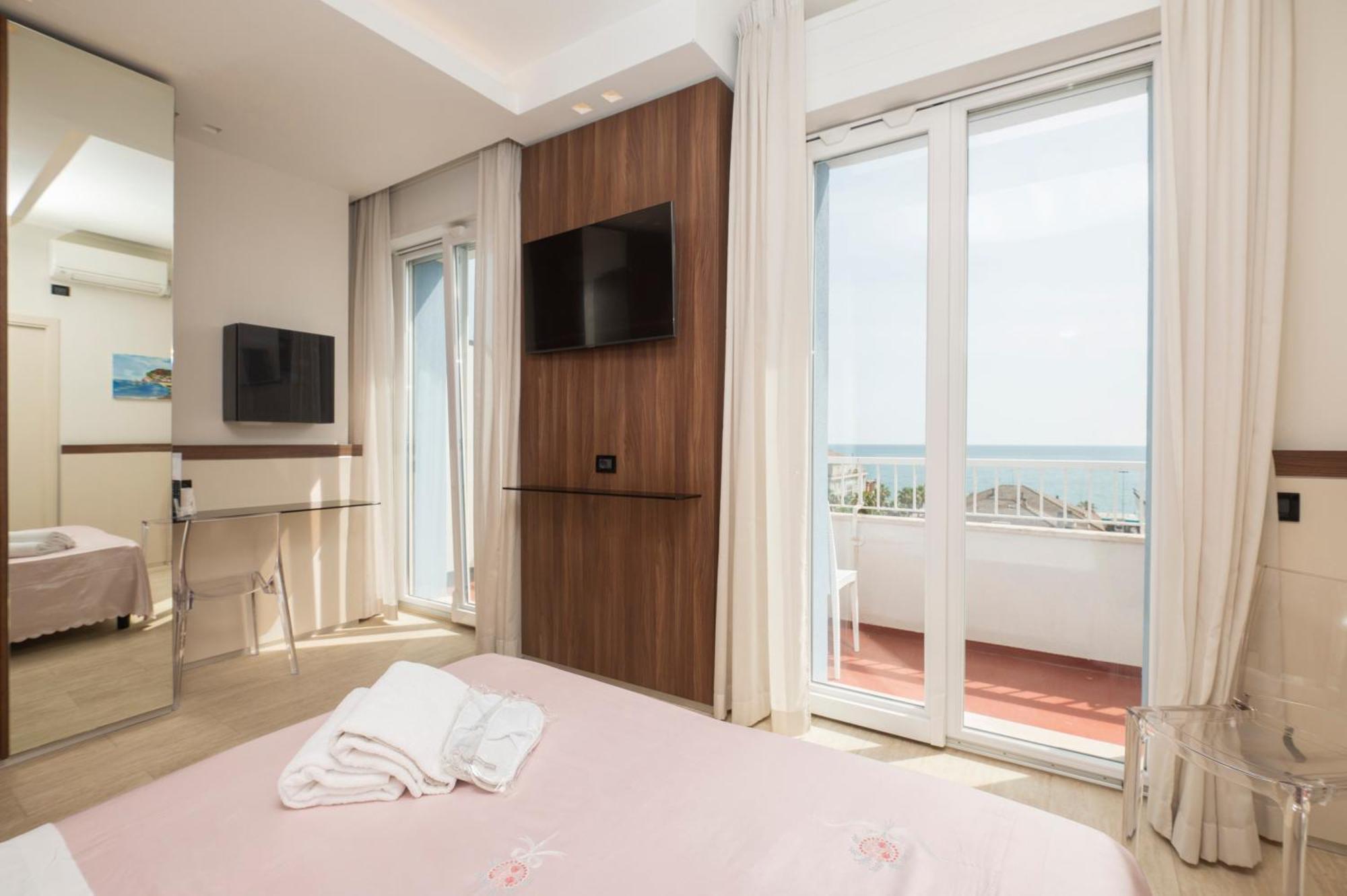 Hotel Mondial Porto Recanati Eksteriør billede