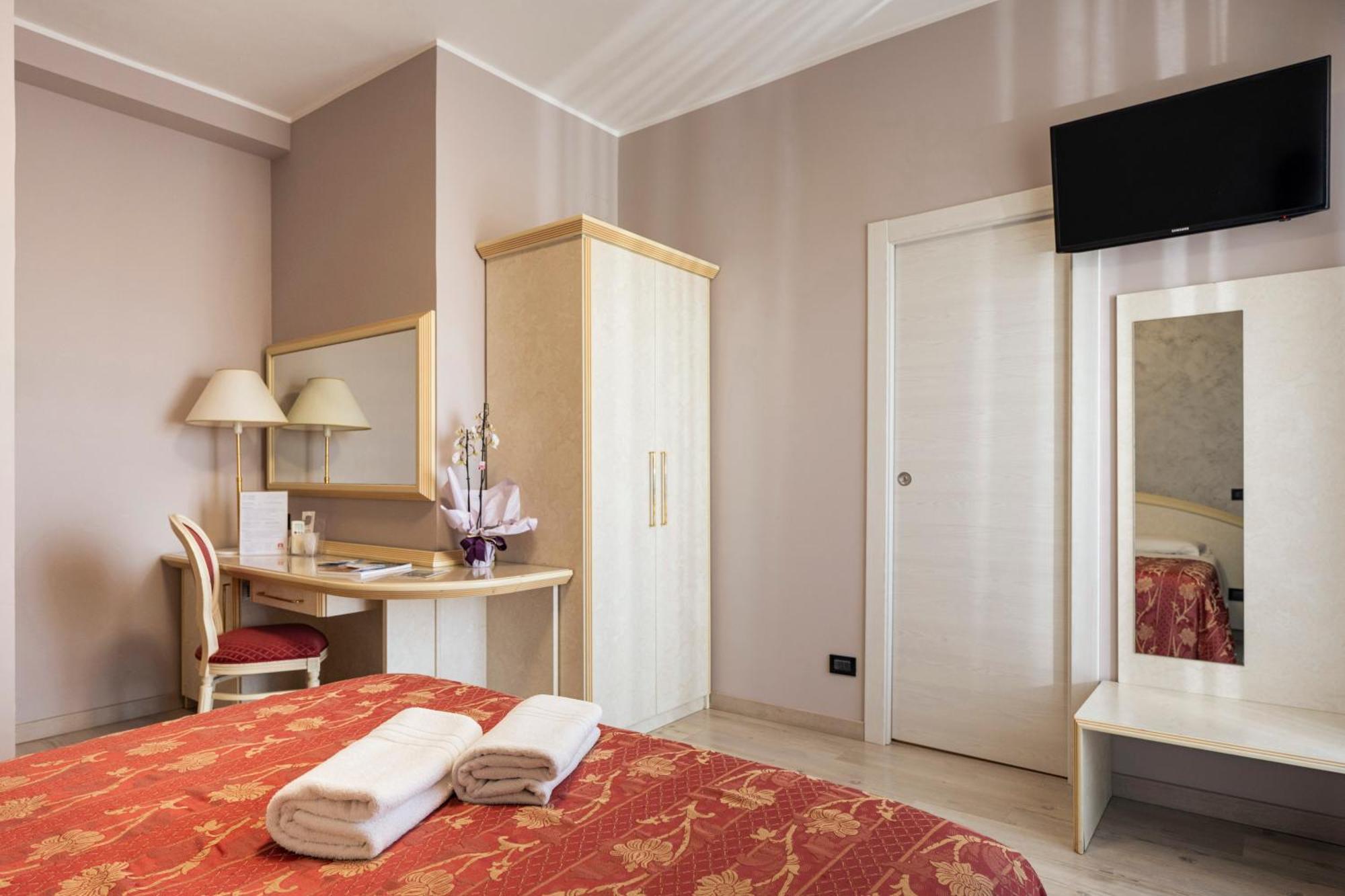 Hotel Mondial Porto Recanati Eksteriør billede