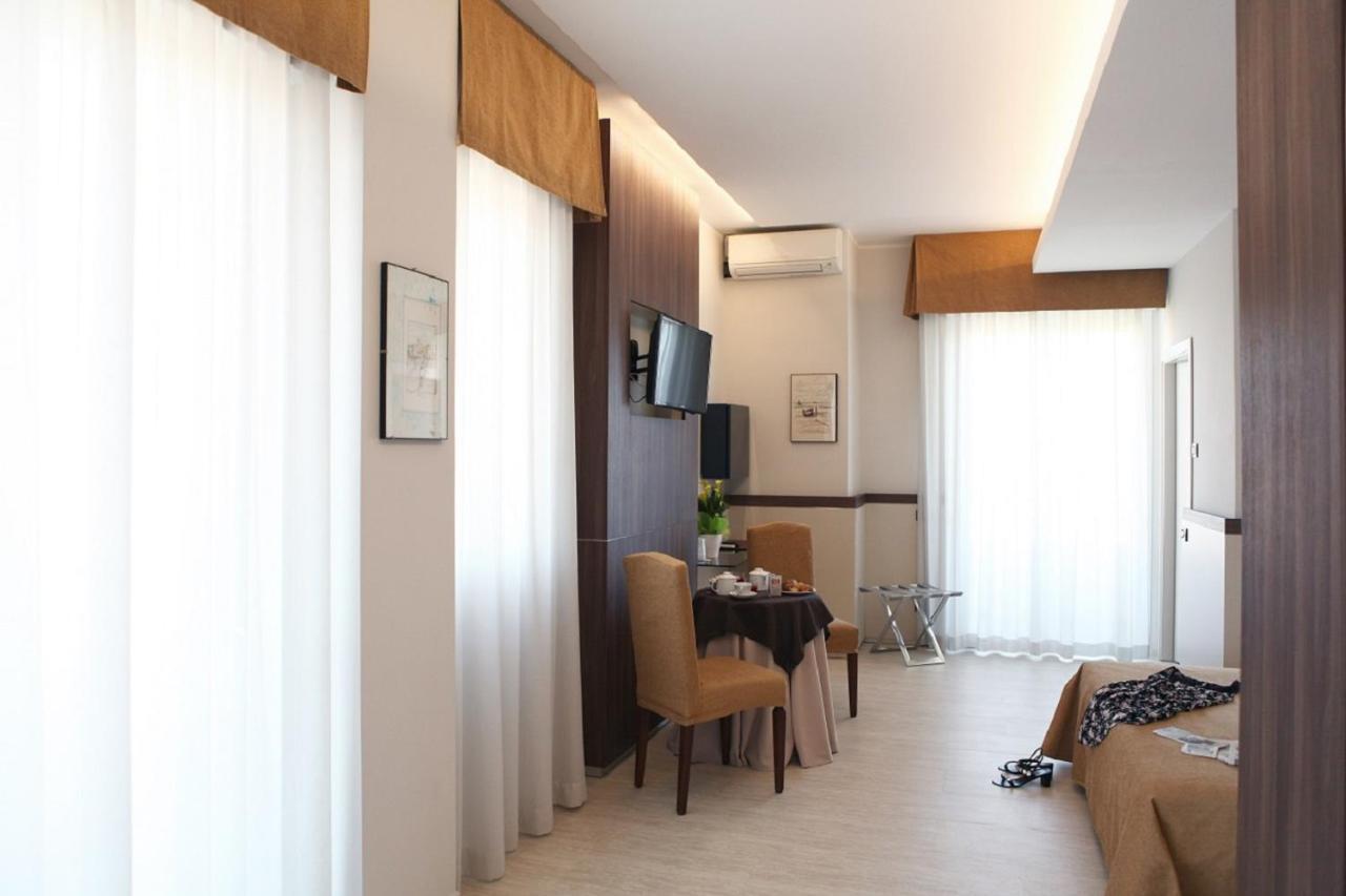 Hotel Mondial Porto Recanati Eksteriør billede
